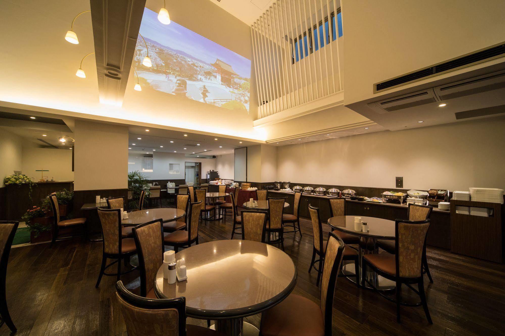 Hotel Claiton Esaka Суйта Экстерьер фото