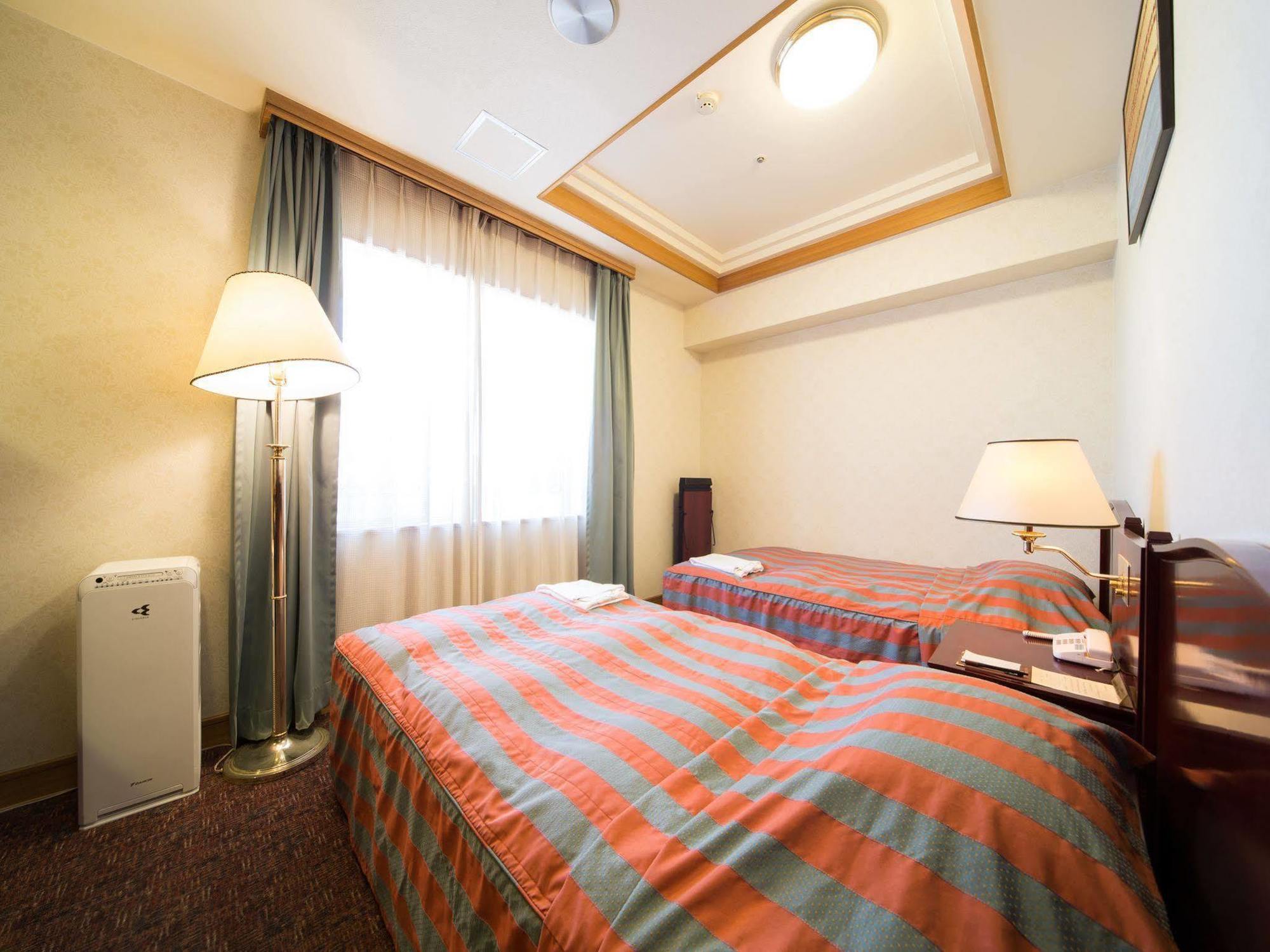Hotel Claiton Esaka Суйта Экстерьер фото